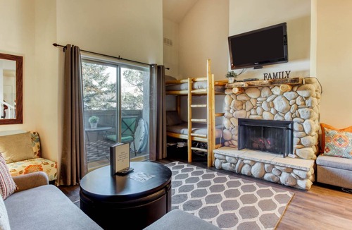 Elkhorn Village Apartment | 35 m² Studio flat ∙ 4 guests