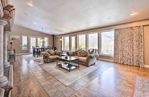 Twin Falls House | 352 m² House ∙ 4 bedrooms ∙ 11 guests