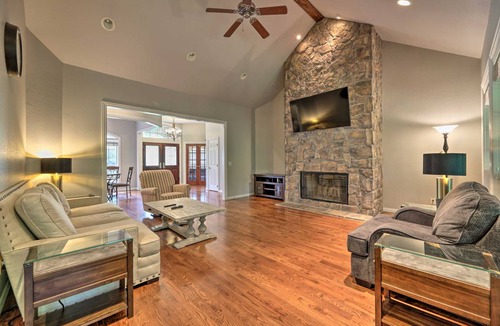 Bentonville House | 357 m² House ∙ 4 bedrooms ∙ 11 guests