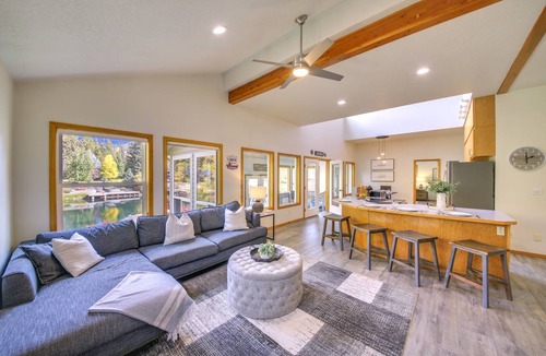 Sagle House | 362 m² House ∙ 7 bedrooms ∙ 12 guests