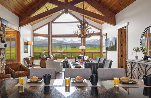 Clawson House | 368 m² House ∙ 4 bedrooms ∙ 12 guests