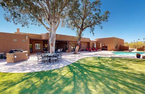 Casas Adobes House | 372 m² House ∙ 5 bedrooms ∙ 8 guests
