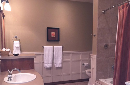 Kellogg Condo | 375One Bed Lux Suite Mt View