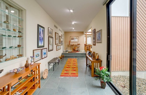 Donaldson House | 380 m² House ∙ 4 bedrooms ∙ 9 guests