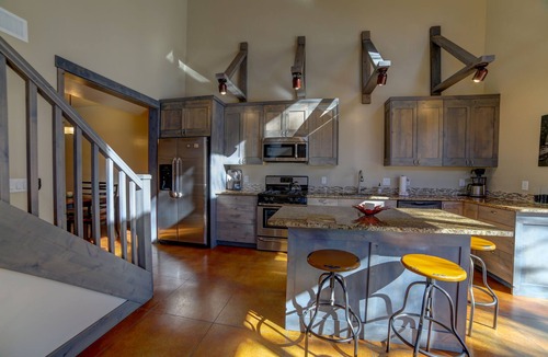 Moab House | 3B/2B Modern Downtown Moab Townhouse - Short Walk from the Heart of Downtown