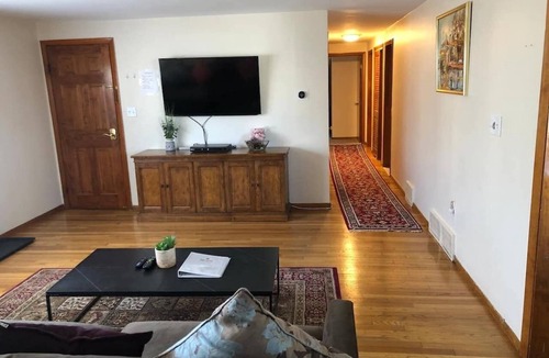 Waltham Apartment | 3bd/1ba apartment with parking 7362
