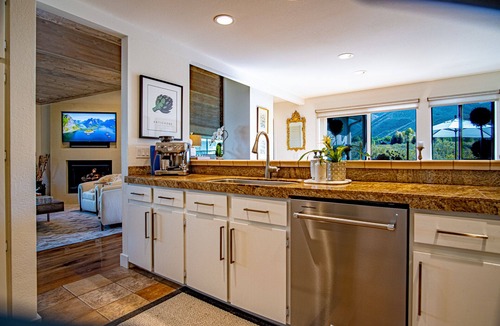 Elkhorn Village Condo | 3BD-3BA Ski Chalet - Views + Resort Amenities!