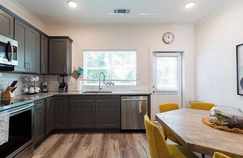 Atlanta House | 3Bd Flex - Townhome Near Beltline & Truist Park
