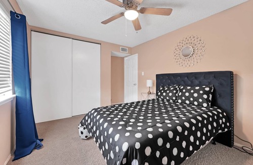 Garden Oaks House | 3bedroom and 1 bath