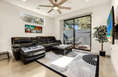 Bouldin House | 3BR 3BA Heart of SoCo, Private Deck Steps to Shops by Austin Vacay