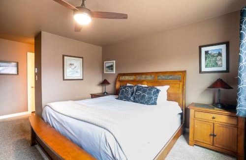 Big Sky House | 3BR Big Sky Getaway with Hot Tub and Mountain Views