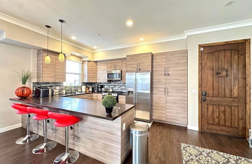 Glendale Condo | 3BR Condo, Glendale, GD1