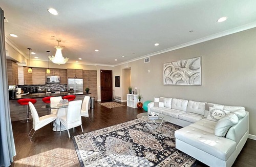 Glendale Condo | 3BR Condo, Glendale, GD1