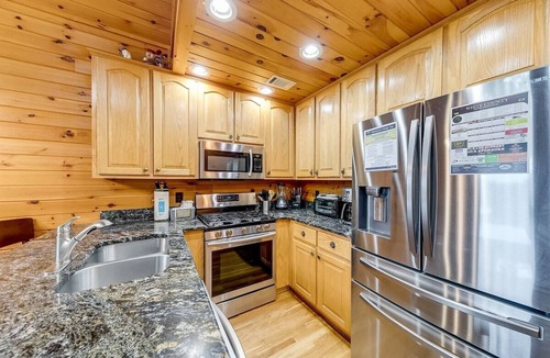 Helen Cabin | 3BR Helen cabin with hot tub, mountain views, fireplace, and near downtown.