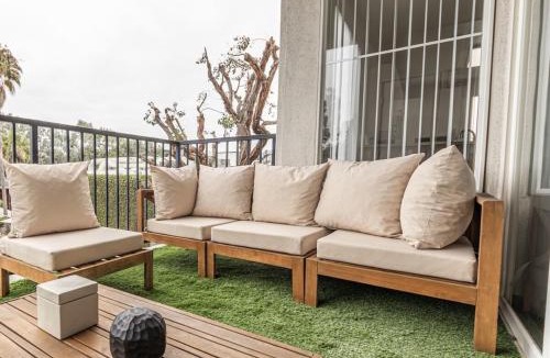 Del Rey Apartment | 3BR Marina del Rey Condo with Pool, Hot Tub & Parking - 15 Min to LAX