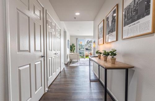Del Rey Apartment | 3BR Marina del Rey Condo with Pool, Hot Tub & Parking - 15 Min to LAX