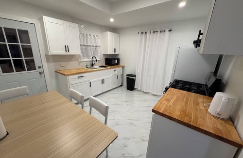 Brownsville House | 3BR Modern Home, Brownsville, Prime Location