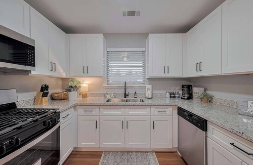 Spring Branch East House | 3BR Spring Branch Home — 4 Min to Memorial Park