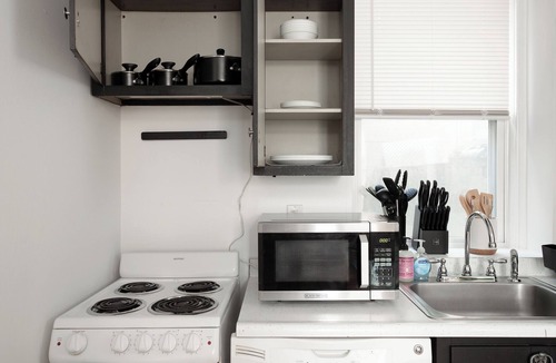 Shadyside Apartment | 3min>Carnegie Mellon University:UPMC Shadyside:3min>CMU:Full Kitchen