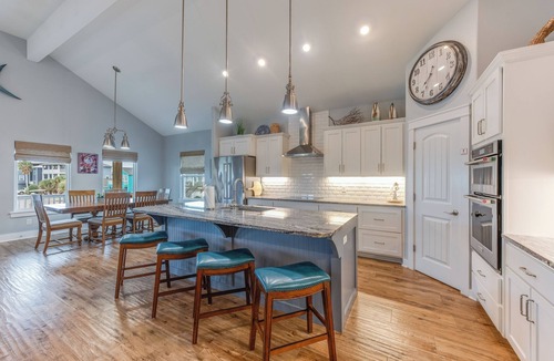 Safe Harbor House | 4/4. Pool & Golf Cart. 1st Floor Master Suite. 2 Masters Up, Boat Parking.