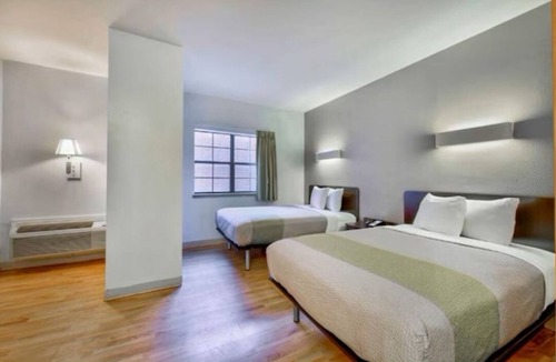 Beaumont Hotel | 4 Affordable Family Rooms Near Beaumont Amtrak Station – 2.6 km Distance