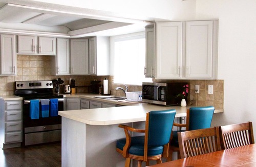 Hillcrest House | 4 bd 4ba house near University Mall