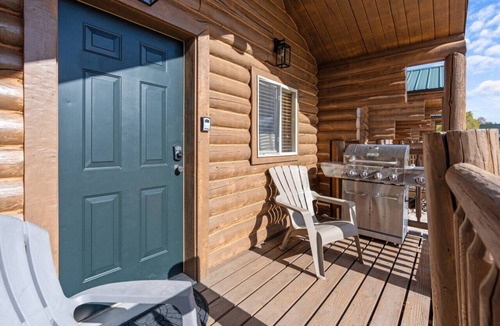 St. Charles Cabin | #4 Bear Lake Cabin! Newly Remodeled! AC! Sleeps 4!