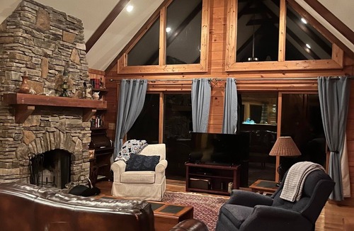 Rutherfordton Cabin | 4 bed, 3 bath sleeps 10. River front, 3 miles from TIEC