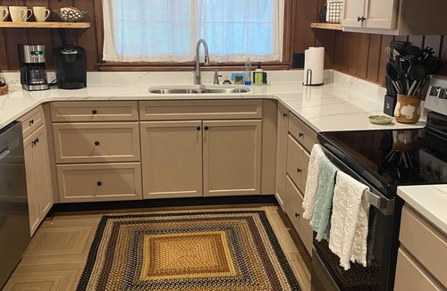 Greensboro House | 4-bedroom 3 bath house in Greensboro.