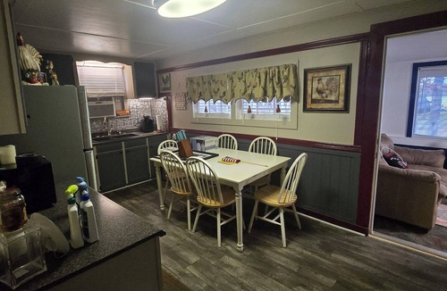 Southmont Cabin | 4-bedroom cabin on Fantastic High Rock Lake