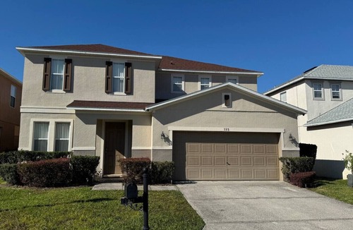 Windwood Bay House | 4 Bedroom games room hot tub & pool close to Parks