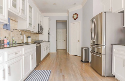 Uptown House | 4 Bedroom Home in the center of Galleria/Uptown - 15 min from Downtown