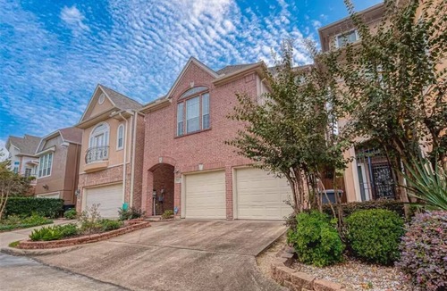 Uptown House | 4 Bedroom Home in the center of Galleria/Uptown - 15 min from Downtown
