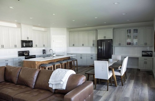 Heyburn House | 4-bedroom house in fabulous Heyburn walking distance to the river walking path!