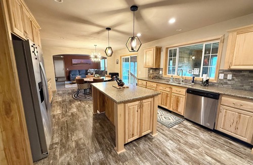 Sundance House | 4-bedroom house in enchanting Devils Tower with Hottub and Swim Spa