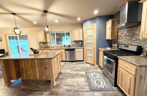 Sundance House | 4-bedroom house in enchanting Devils Tower with Hottub and Swim Spa