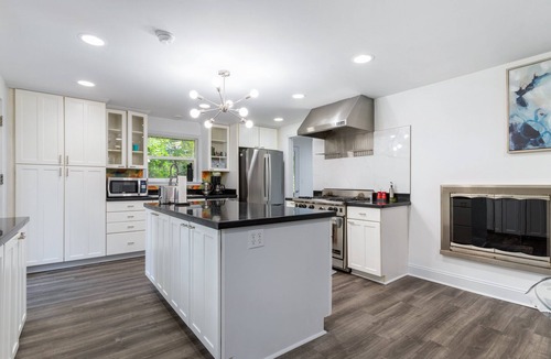 Sammamish House | 4-bedroom house with MIL suite