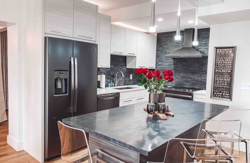 Nashville Condo | 4 Bedroom Penthouse Suite - Music Row - Guitar Pool - Sleeps 12