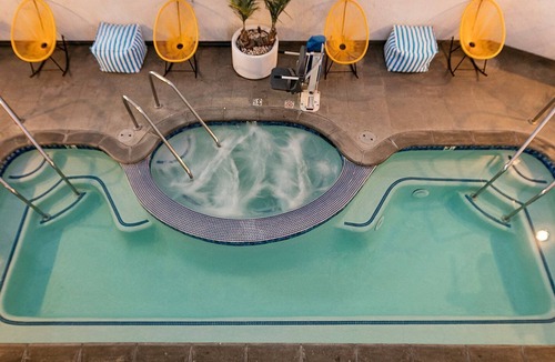 Venice Hotel | 4 Boardwalk King Suite at The Kinney Venice Beach, Onsite Swimming Pool!