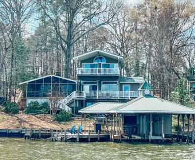 Norwood House | 4-BR Lakefront Home with amazing views