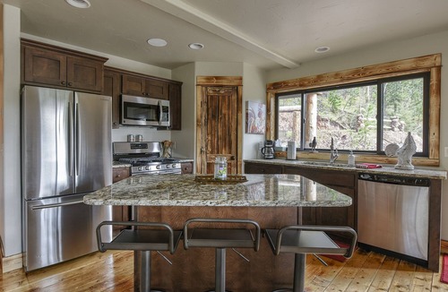 Deadwood Cabin | 4 BR Rustic home with Log Accents and fire pit on very convenient location