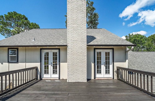 Briarforest Villa | 4 BR Villa ,Patio,Hottub,2 backyard near highway close to Med center