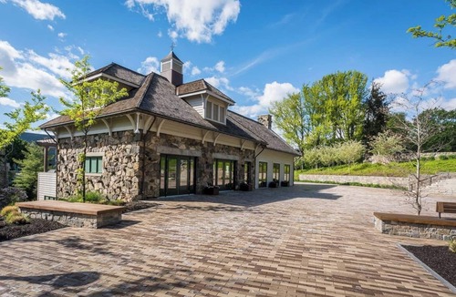 Ossining Hotel | 4 Double Rooms | Modern Hudson Valley Stay with Cozy Spacious Rooms