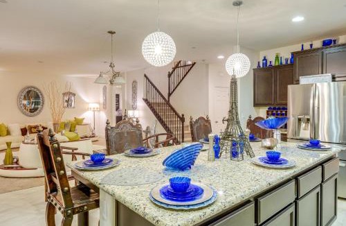 Rosedale House | 4 Mi to CSUB Campus: Spacious Home w/Yard