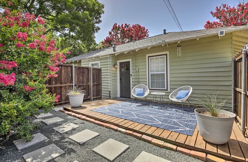 Lower Greenville Cottage | 4 Mi to Dtwn: Dallas Gem w/Furnished Patio