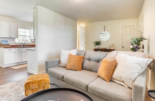 Fayetteville House | 4 Mi to Dtwn Dog-Friendly Fayetteville Home