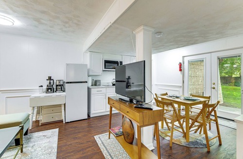 Aspen Hill Apartment | 4 Mi to Lake Bernard Frank! Bright Unit w/Patio
