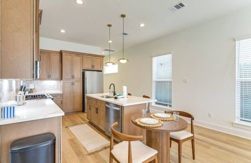 OST - South Union Cottage | 4 Mi to NRG Stadium: Modern Group Retreat