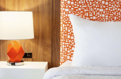 Houston Hotel | 4 Modern Houston Suites Featuring Free Breakfast, Parking, & Indoor Pool Access