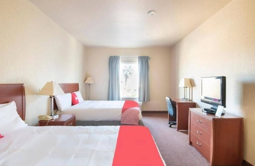 Clute Hotel | 4 Private Rooms Designed for Guests Seeking Comfort & Safety